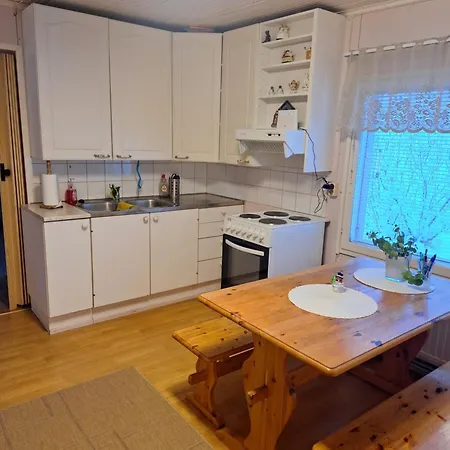 Esterin Tupa, Alajaervi * Moksy