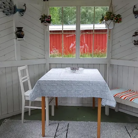 Esterin Tupa, Alajaervi Apartament